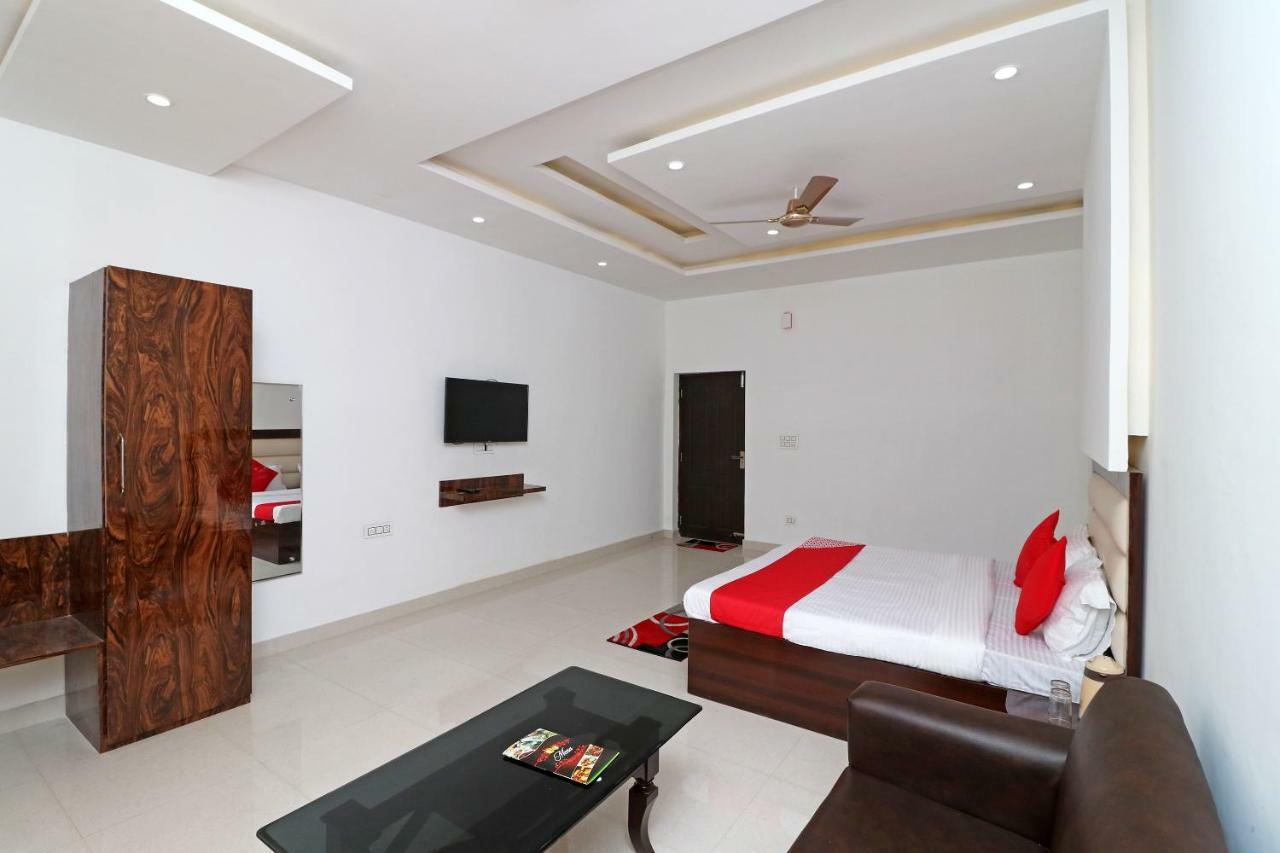 Oyo 29755 Hotel Jammu Airlines Екстер'єр фото
