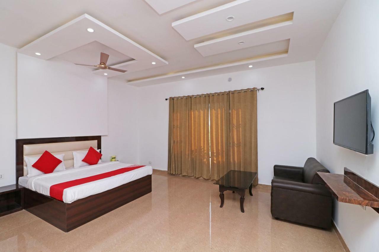 Oyo 29755 Hotel Jammu Airlines Екстер'єр фото