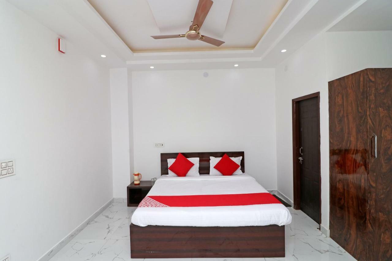 Oyo 29755 Hotel Jammu Airlines Екстер'єр фото