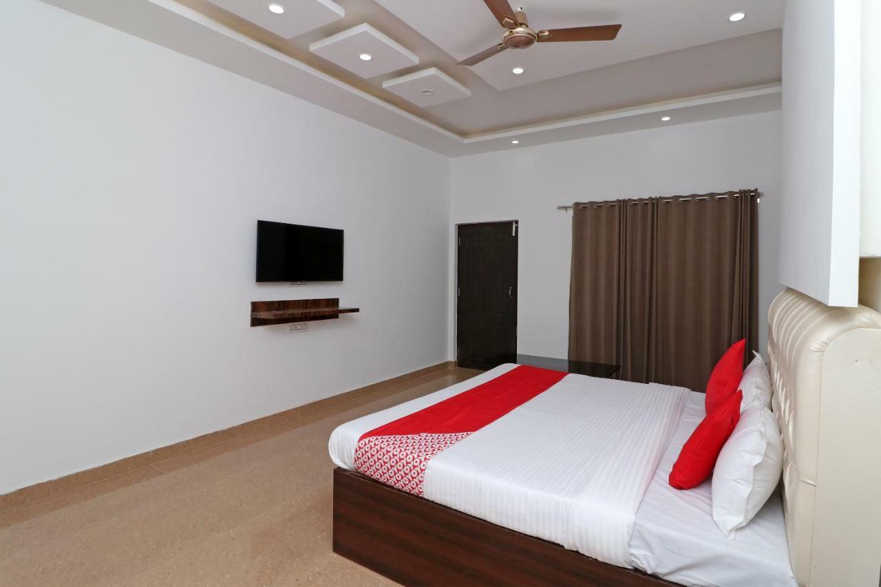 Oyo 29755 Hotel Jammu Airlines Екстер'єр фото