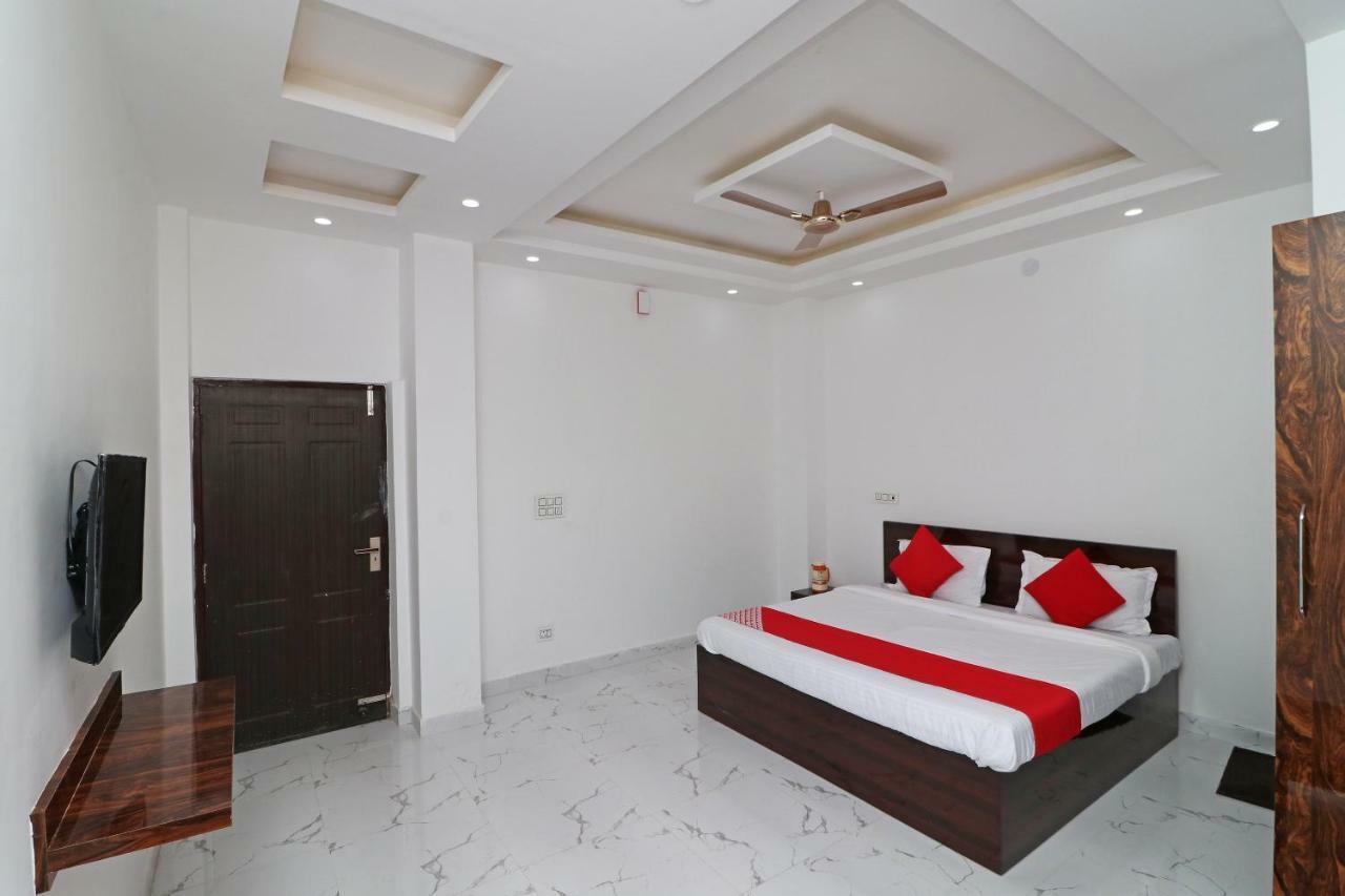Oyo 29755 Hotel Jammu Airlines Екстер'єр фото
